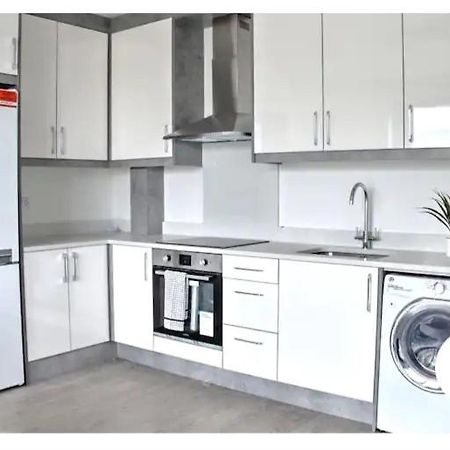 Cozy 2 Bedrooms Apartment Canvey Island Екстериор снимка