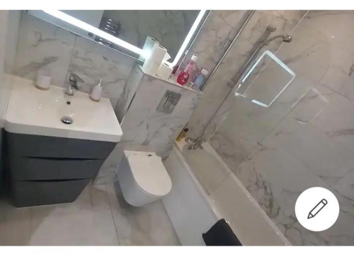 Cozy 2 Bedrooms Apartment Canvey Island Екстериор снимка